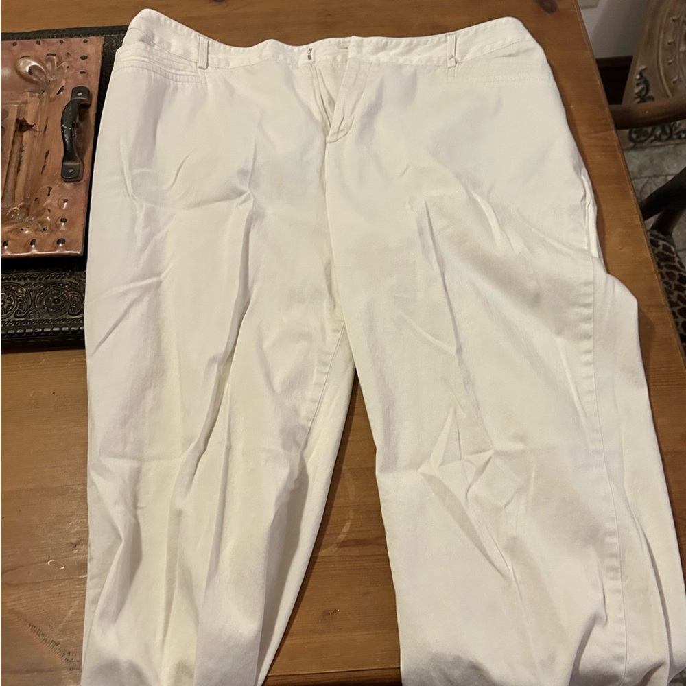 Woman’s size 16 light ivory crop pants stretch 212 Collection